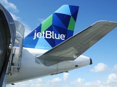 If You Invested $1,000 In JetBlue Stock At Its Covid-19 Pandemic Low, Here's How Much You'd Have Now