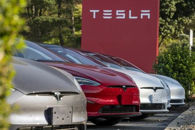 Tesla stock down on growth worries