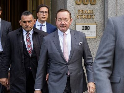 Jury begins deliberations in Kevin Spacey sex abuse trial