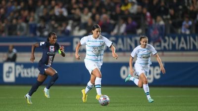 Sam Kerr's Chelsea beat PSG 1-0 in Champions League, after Caitlin Foord's double sees Arsenal to 5-1 drubbing of Lyon