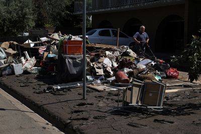 Australia floods to dent Dec-qtr GDP, spur inflation - Treasurer
