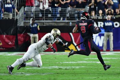 WATCH: Isaiah Simmons makes one-handed INT and takes it to the house!