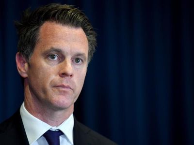 Minns stands by treatment of quitting MP
