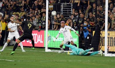 Arango grabs late winner as Los Angeles FC beat Galaxy in playoff clash