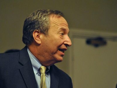 Larry Summers Calls Terminal Rate Crossing 5% 'A Milestone:' What He Says About Potential Of Further Rise