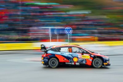 WRC Spain: Neuville snatches slender lead from Ogier on Friday morning