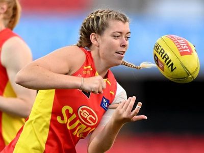 Suns beat Blues, still in AFLW finals race