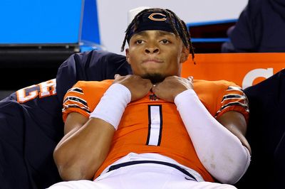 Podcast: How much blame does Justin Fields deserve for Bears’ struggling offense?