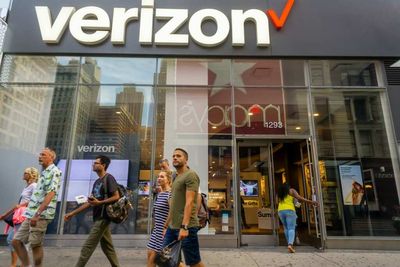 Verizon Stock Slides As Weak Subscriber Gains Cloud Q3 Earnings Beat