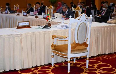 Asean plans emergency talks on Myanmar