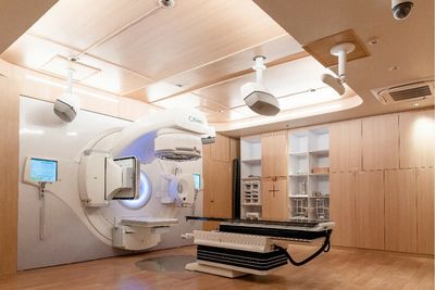 Modern radiation therapy and treatment of cancer