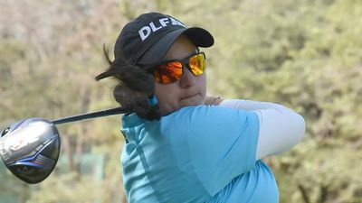 Amandeep Drall drills final birdie to take sole lead at the Women's Indian Open