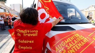 French union extends fuel depot strikes while government promises deliveries