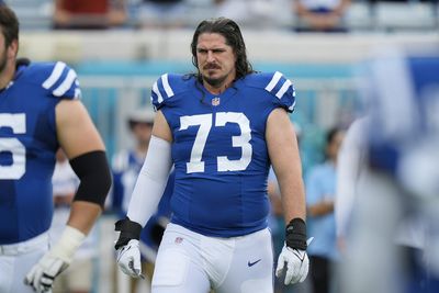 Dennis Kelly listed as starting left tackle on Colts depth chart