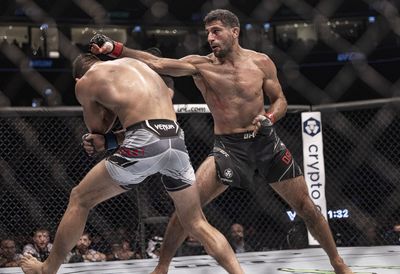 UFC 280 results: Beneil Dariush fends off Mateusz Gamrot’s grappling, wins entertaining decision