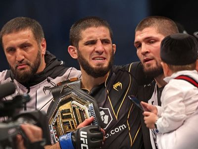 Islam Makhachev submits Charles Oliveira at UFC 280 to win lightweight title and follow in Khabib’s footsteps