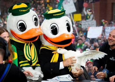 Oregon ‘Shout’ tradition is one of the coolest things happening in college football