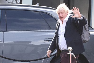 Sunak, Johnson hold talks amid battle for Conservative leadership
