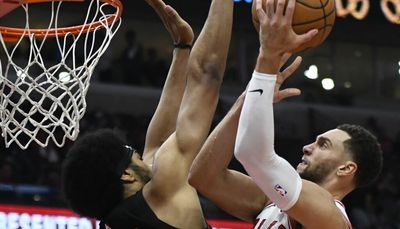 Zach LaVine returns in Bulls’ home-opening loss to Cavs