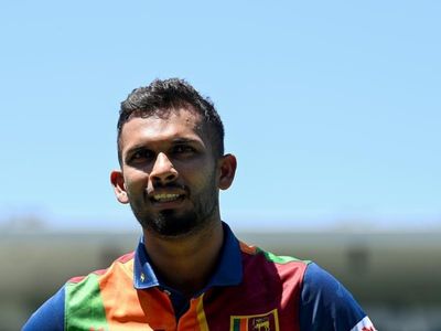 Ireland bat first in Sri Lanka T20 clash