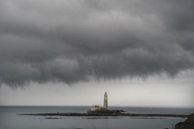 Thunderstorm warning with possible flooding in place until Monday