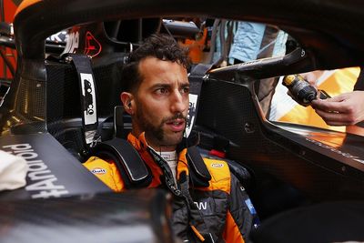 Ricciardo denies signing F1 reserve deal for ’23, rules out IndyCar move