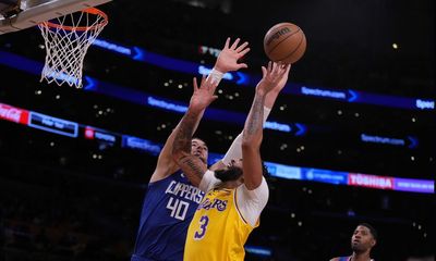 Anthony Davis wants Lakers to keep shooting from the outside