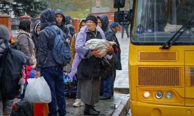 Russia’s grip on Kherson slips as civilians flee Ukraine counteroffensive