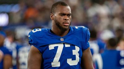 Giants OT Evan Neal Carted Off With Knee Injury vs. Jaguars