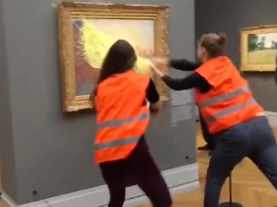 Climate protesters throw mashed potatoes at Monet painting OLD