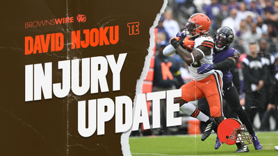 Browns Injury Update: TE David Njoku exits in walking boot, on crutches