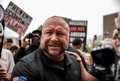 Alex Jones: CIA told him Obama was a fan