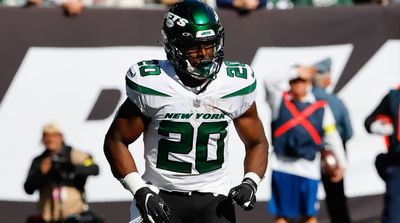 Jets’ Breece Hall Helped Off Field, Out With Knee Injury vs. Broncos