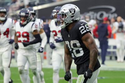 Raiders dominate on the ground, beat Texans 38-20