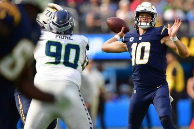 Chargers QB Justin Herbert catches own pass, loses eight yards