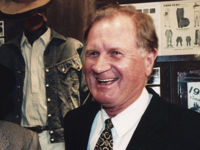 Murdoch's right-hand man Cowley dies