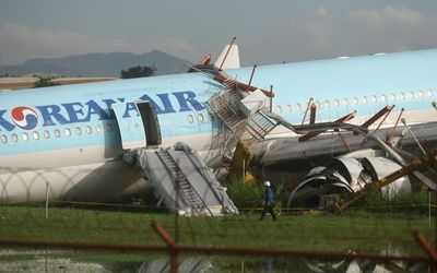 Plane overruns Philippine runway, 173 passengers and crew safe