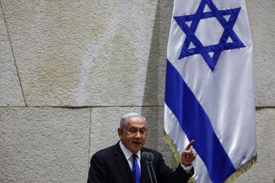 Netanyahu comeback dominates Israel election 'all about Bibi'