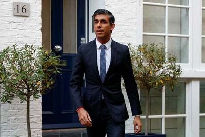 Tory leadership race latest: Rishi Sunak heads for No10 as Penny Mordaunt races to meet 100 MP threshold