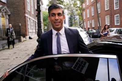 Rishi Sunak to be the next prime minister as Penny Mordaunt withdraws from race