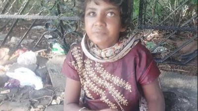 Navi Mumbai advocate helps homeless, injured beggar at Nerul during Diwali