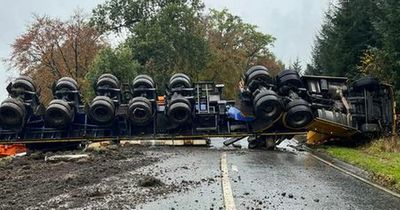 Huge lorry flips on Scots road and blocks oncoming traffic