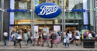 Boots to hire over 10,000 temporary workers to help with Christmas shopping rush