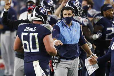 Titans’ Mike Vrabel, Ben Jones share touching moment after win over Colts