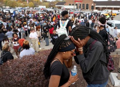 St Louis school shooting - live: Gunman who killed two, injured 6 claimed he was ‘tired of everybody’ at the school