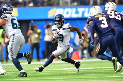 WATCH: Kenneth Walker III rushes for 74-yard touchdown in breakout game for Seahawks