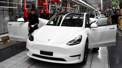 Berlin-Made Tesla Model Y To Get Mega Casts, Structural Battery Packs