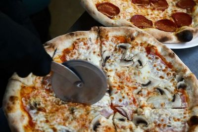 Texas pizzeria’s Jeffrey Dahmer-inspired pie stirs outrage