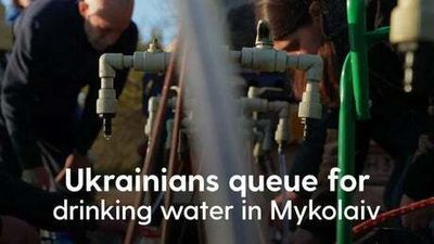 Ukrainians queue for water after months of Russian bombardment