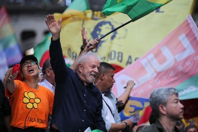 Brazil's Lula leading Bolsonaro by 7 points ahead of runoff -poll